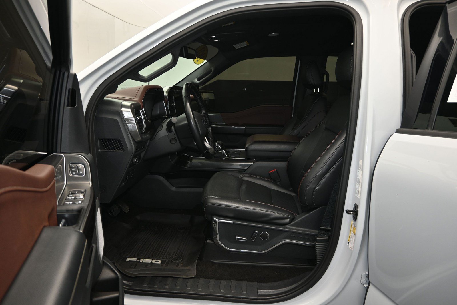 Used 2021 Ford F150 Lariat w/ Equipment Group 502A High AWD/4WD image 17