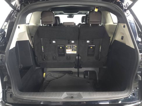 Certified 2023 Toyota Sienna Platinum AWD/4WD image 12