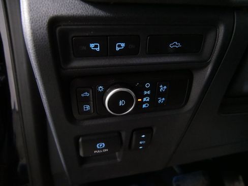 Used 2022 Ford F150 Platinum w/ FX4 Off-Road Package AWD/4WD image 20