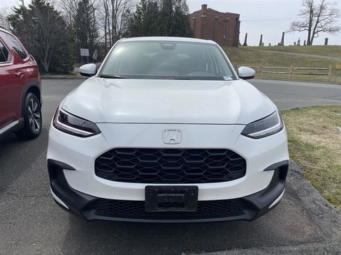 Used 2023 Honda HR-V LX image 2