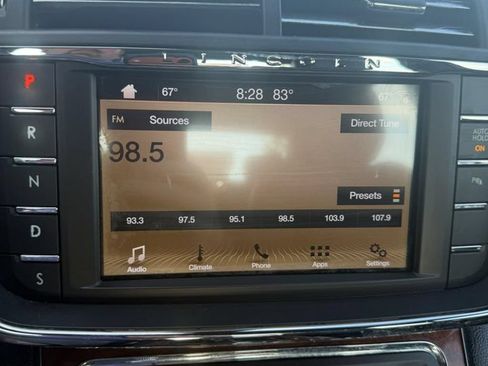 Used 2019 Lincoln Continental Premiere FWD image 12