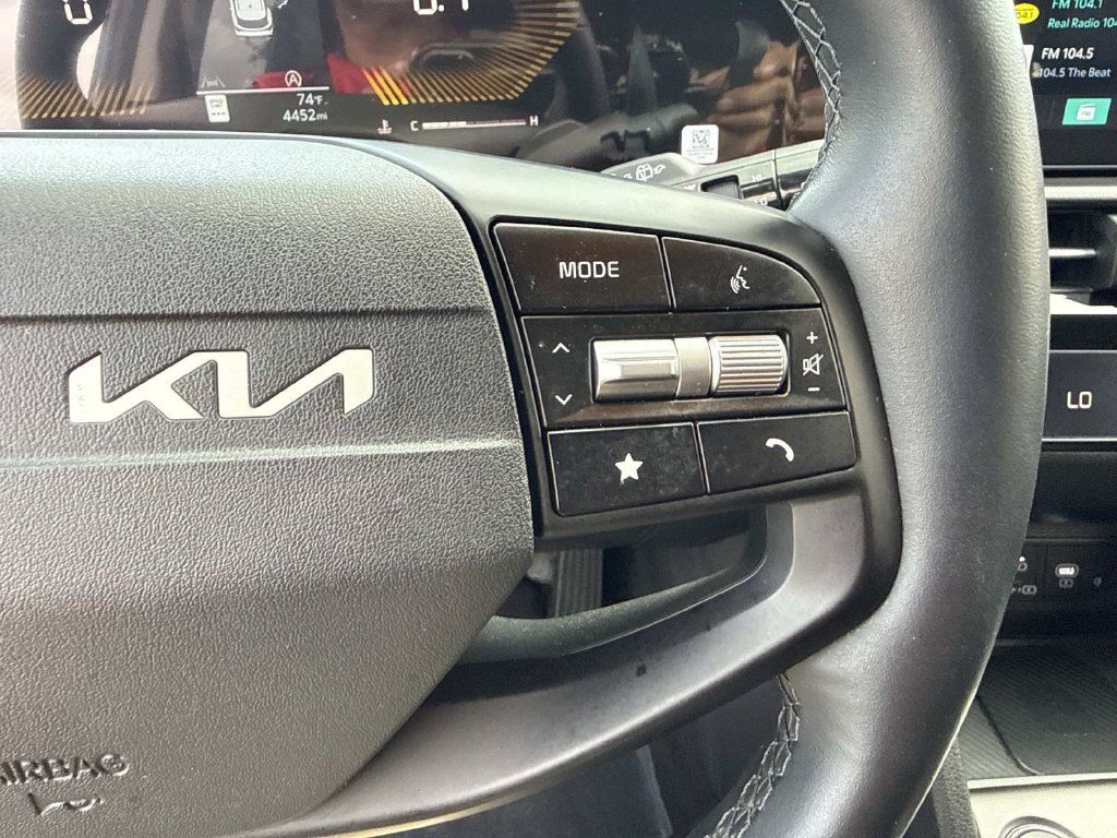 Used 2026 Kia Sportage EX FWD image 35