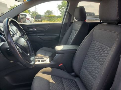 Used 2019 Chevrolet Equinox LT w/ Driver Convenience Package AWD/4WD image 9