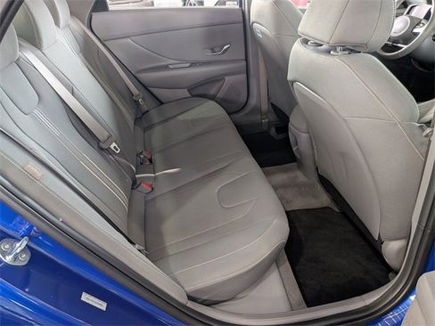 Used 2025 Hyundai Elantra Sport image 32