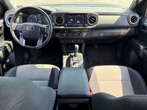 Used 2021 Toyota Tacoma TRD Off-Road w/ Technology Package AWD/4WD image 18