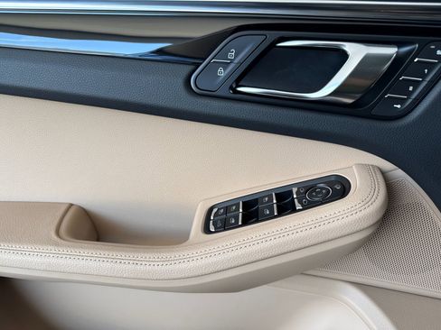 New 2026 Porsche Macan AWD/4WD image 12