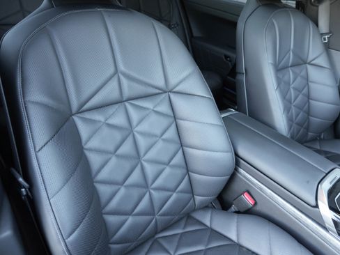 Certified 2023 BMW 740i image 14