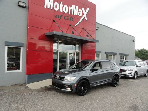 Used 2021 Volkswagen Tiguan SE R-Line image 1