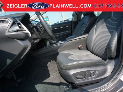 Used 2022 Toyota Camry SE w/ Cold Weather Package AWD/4WD image 16