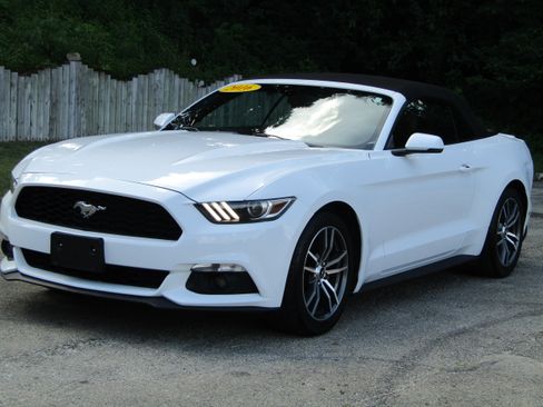 Used 2016 Ford Mustang Premium RWD image 8