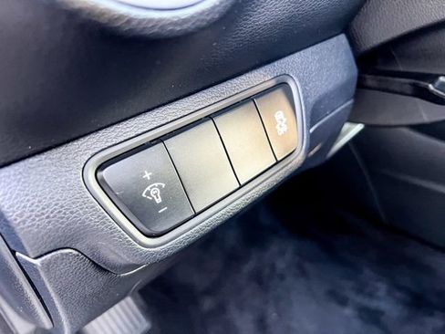 Certified 2022 Kia Forte LXS image 18