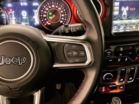Used 2018 Jeep Wrangler Rubicon AWD/4WD image 11