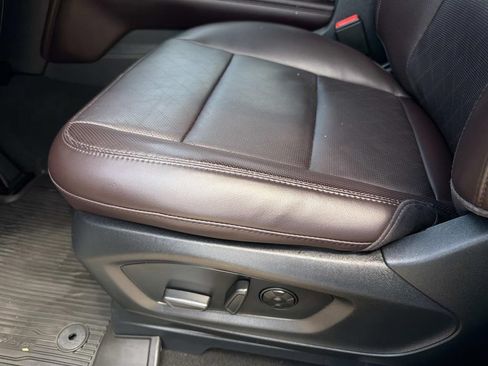 Used 2025 Ford Explorer Platinum RWD image 20