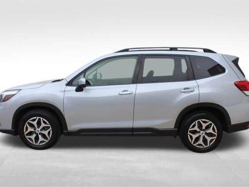 Used 2020 Subaru Forester Premium image 4