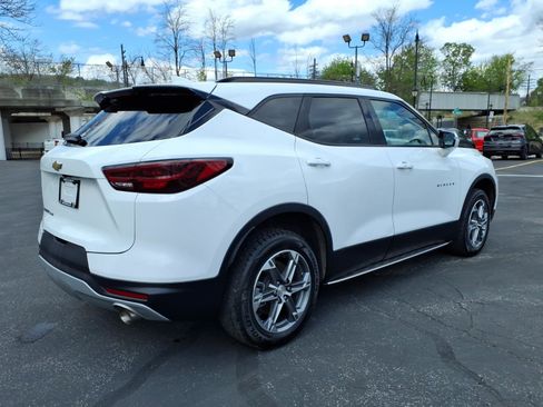 Used 2023 Chevrolet Blazer LT AWD/4WD image 3