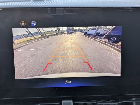 Used 2025 Chevrolet Equinox LT image 22