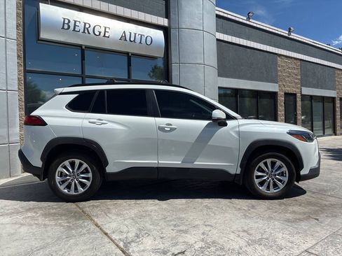Used 2022 Toyota Corolla Cross LE AWD/4WD image 6