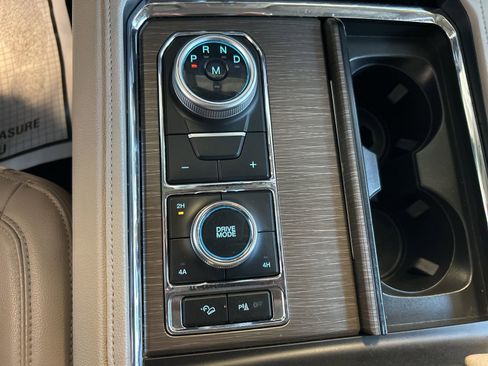 Used 2024 Ford Expedition Max Limited image 26