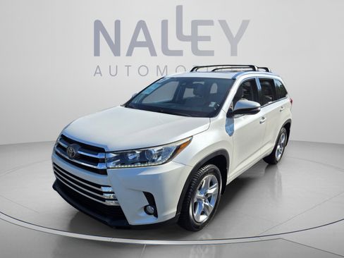 Used 2017 Toyota Highlander Limited FWD image 1