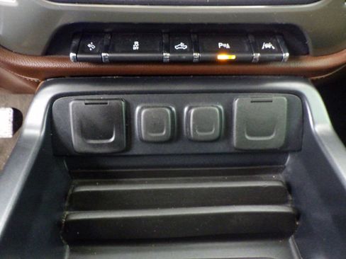 Used 2016 Chevrolet Silverado 1500 High Country w/ High Country Premium Package image 23