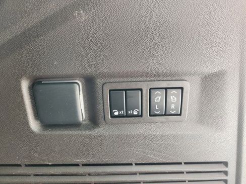 Used 2023 Chevrolet Tahoe Z71 w/ Z71 Off-Road Package image 35