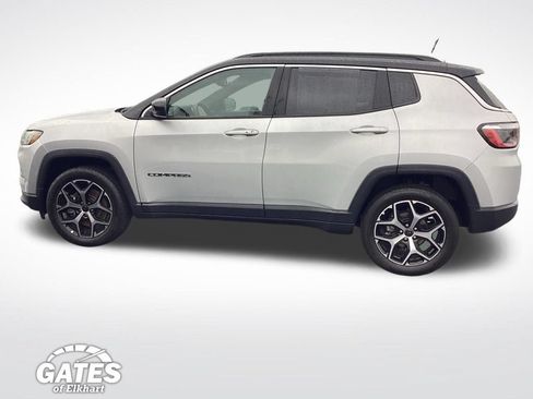 Used 2025 Jeep Compass Limited AWD/4WD image 7