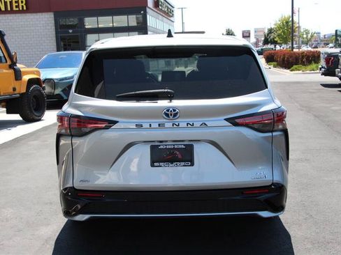 Used 2021 Toyota Sienna XSE AWD/4WD image 8