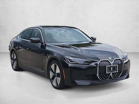 Used 2023 BMW i4 eDrive40 RWD image 3
