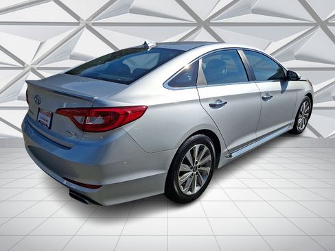 Used 2016 Hyundai Sonata Sport w/ Option Group 03 FWD image 11