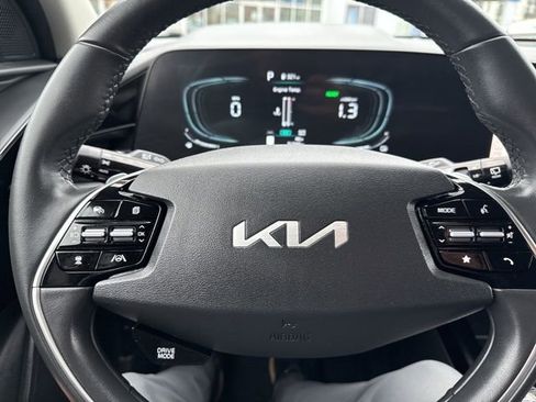 Certified 2023 Kia Niro EX image 19