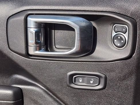 Used 2023 Jeep Wrangler Unlimited w/ Cold Weather Group AWD/4WD image 25
