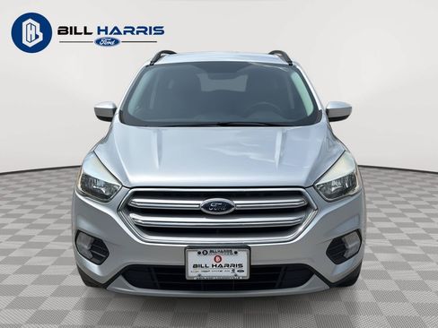 Used 2018 Ford Escape SE FWD image 2