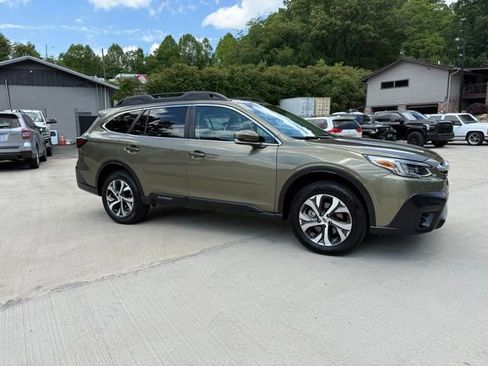 Used 2022 Subaru Outback Limited AWD/4WD image 2