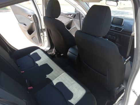Used 2016 MAZDA MAZDA3 i Sport image 12