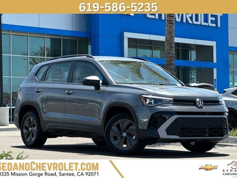 Used 2025 Volkswagen Taos S FWD image 1