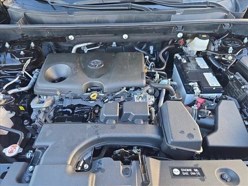 Used 2025 Toyota RAV4 LE FWD image 22