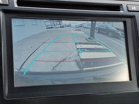 Used 2014 Toyota Camry LE image 18