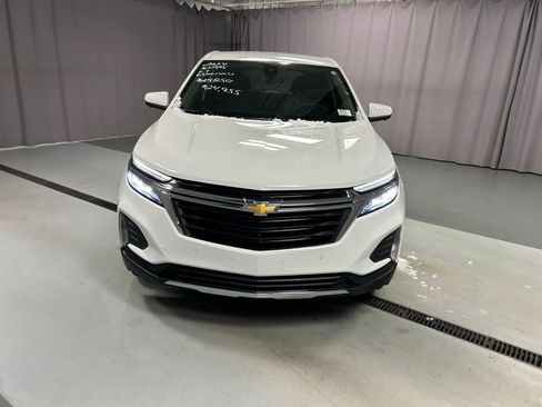 Used 2024 Chevrolet Equinox LT image 2