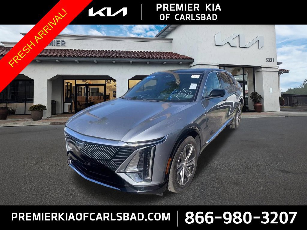 Used 2024 Cadillac Lyriq Luxury AWD/4WD image 1