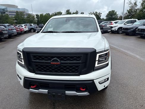 Used 2021 Nissan Titan PRO-4X w/ Pro-4x Convenience Package AWD/4WD image 15