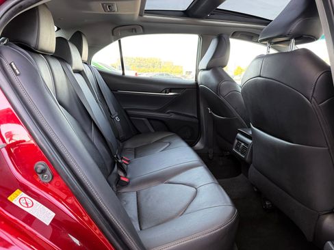 Used 2018 Toyota Camry XSE image 24