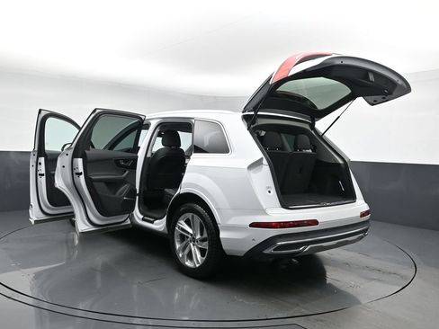 Used 2023 Audi Q7 3.0T Premium Plus AWD/4WD image 28