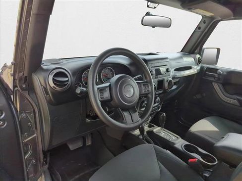 Used 2017 Jeep Wrangler Unlimited Sport image 8