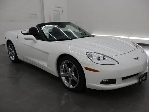 Used 2007 Chevrolet Corvette Convertible w/ Preferred Equipment Group RWD image 45