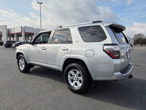 Used 2020 Toyota 4Runner SR5 Premium w/ Moonroof Package image 11