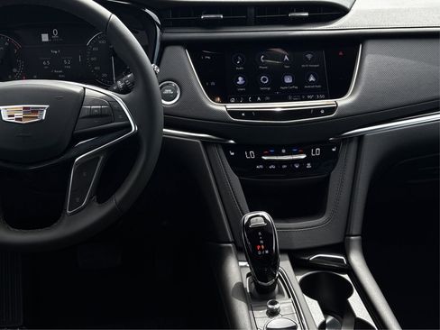 New 2025 Cadillac XT5 Premium Luxury image 16