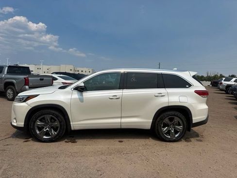 Used 2018 Toyota Highlander Limited Platinum AWD/4WD image 2