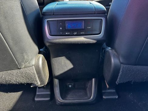 Used 2015 Toyota Highlander Limited image 8