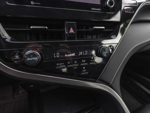 Used 2024 Toyota Camry SE FWD image 16