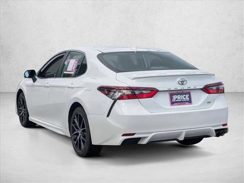 Used 2024 Toyota Camry SE image 8